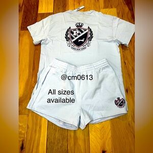 VS PINK HYDRANGEA BLUE OUTFIT OVERSIZED TEE W/ CREST LOGO & MATCHING SHORTS SET